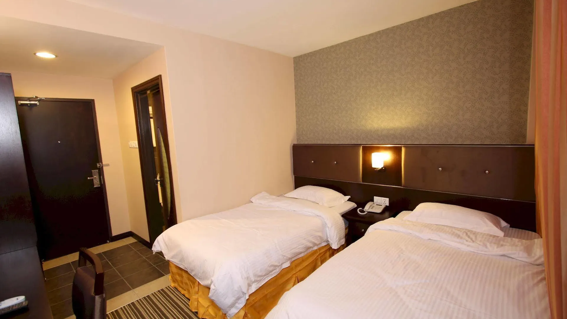 1 City Hotel 亞庇